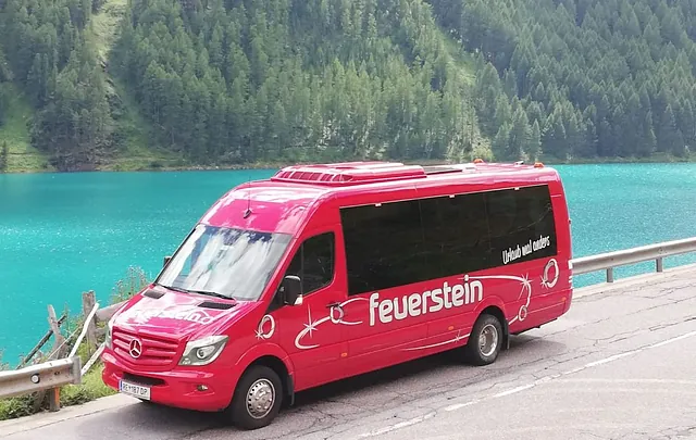 Mercedes Schulbus