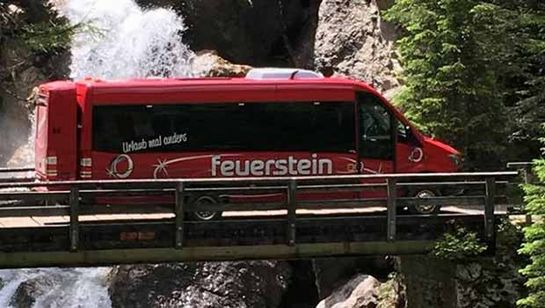 Mercedes Schulbus